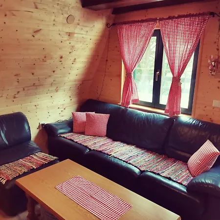 Planinska Kuca Brdo 샬레 Zlobin