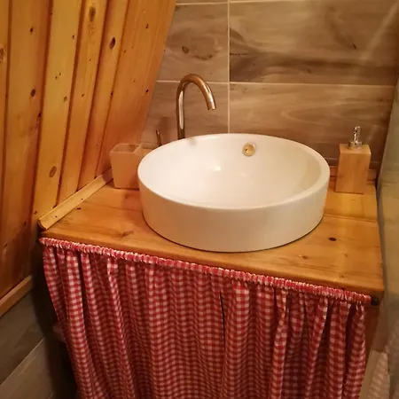 Planinska Kuca Brdo Dağ evi *
